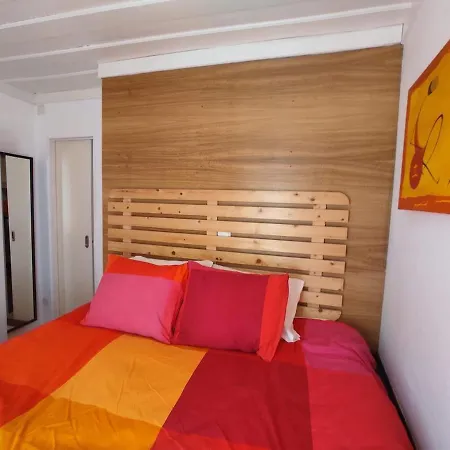 A Romantic Getaway Inside The Castle Walls شقة