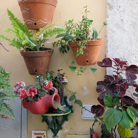 A Romantic Getaway Inside The Castle Walls Apartman *