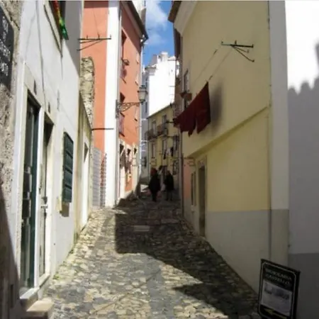 A Romantic Getaway Inside The Castle Walls Apartman *